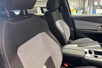 VAUXHALL GRANDLAND 1.2 GS SUV 5dr Petrol Hybrid e-DCT Euro 6 (s/s) (145 ps)