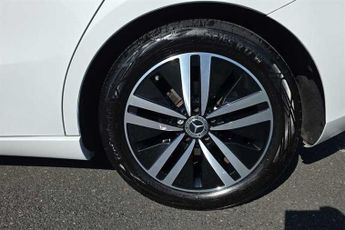 MercedeS-Benz A Class 1.3 A180 Sport (Executive) Hatchback 5dr Petrol 7G-DCT Euro 6 (s