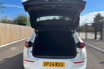 Vauxhall Grandland 1.6 14.2kWh Ultimate SUV 5dr Petrol Plug-in Hybrid Auto Euro 6 (