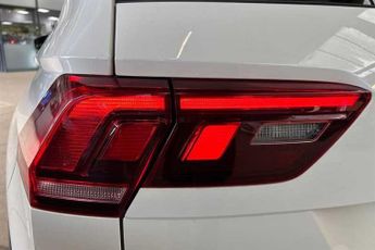 VOLKSWAGEN TIGUAN 1.5 TSI R-Line SUV 5dr Petrol DSG Euro 6 (s/s) (150 ps)
