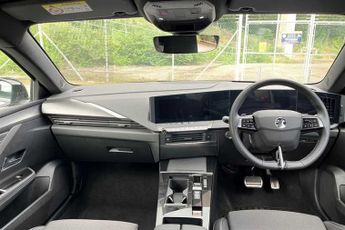Vauxhall Astra 1.2i Turbo (130 PS) GS 5 Door Petrol Hatchback Automatic *** 1 O