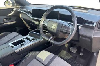 VAUXHALL GRANDLAND 1.2 Ultimate SUV 5dr Petrol Hybrid e-DCT Euro 6 (s/s) (136 ps)