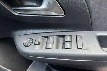 Vauxhall Corsa Electric 50kWh Ultimate Hatchback 5dr Electric Auto (136 ps)
