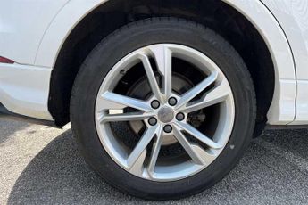 AUDI Q3 1.5 TFSI CoD 35 S line SUV 5dr Petrol S Tronic Euro 6 (s/s) (150