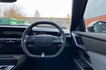 Vauxhall Grandland 1.2 Ultimate SUV 5dr Petrol Hybrid e-DCT Euro 6 (s/s) (136 ps)