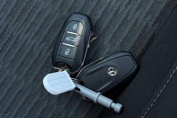 VAUXHALL Corsa Electric 50kWh SE Nav Premium Hatchback 5dr Electric Auto (7.4Kw Charger)