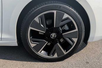VAUXHALL ASTRA Electric 54kWh Ultimate Hatchback 5dr Electric Auto (156 ps)