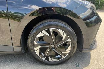 MG MG4 64kWh Trophy Long Range Hatchback 5dr Electric Auto (203 ps)
