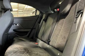 VAUXHALL MOKKA Electric 50kWh Ultimate SUV 5dr Electric Auto (136 ps)
