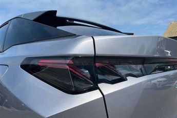 PEUGEOT E-3008 73kWh GT SUV 5dr Electric Auto (210 ps)