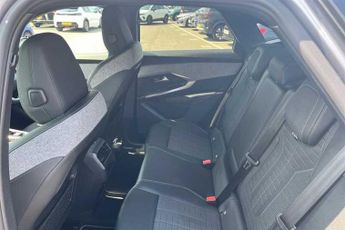 PEUGEOT E-3008 73kWh GT SUV 5dr Electric Auto (210 ps)