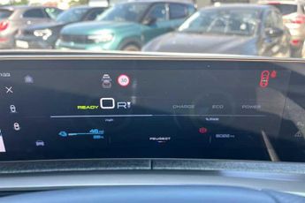 PEUGEOT E-3008 73kWh GT SUV 5dr Electric Auto (210 ps)