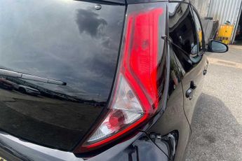 TOYOTA AYGO 1.0 VVT-i x-trend Funroof 5dr Petrol x-shift Euro 6 (71 ps)