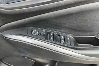 Vauxhall Grandland X 1.2i Turbo (130 PS) SRi Nav 5 Door Petrol SUV Automatic 