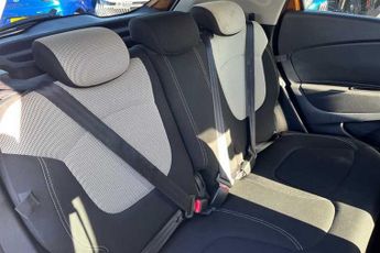 RENAULT CAPTUR 1.5 dCi ENERGY Iconic SUV 5dr Diesel EDC Euro 6 (s/s) (90 ps)