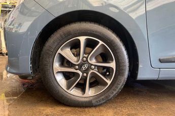 HYUNDAI i10 1.2 Premium Hatchback 5dr Petrol Auto Euro 6 (87 ps)