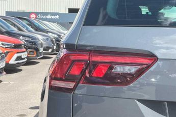 VOLKSWAGEN TIGUAN 1.5 TSI R-Line SUV 5dr Petrol DSG Euro 6 (s/s) (150 ps)