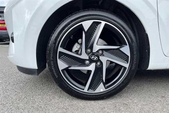 HYUNDAI i10 1.2 Premium Hatchback 5dr Petrol Auto Euro 6 (s/s) (79 ps)