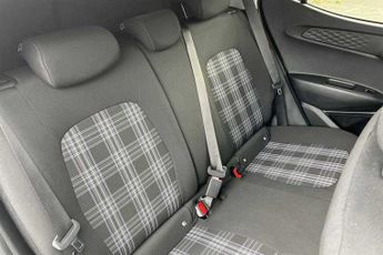 HYUNDAI i10 1.2 Premium Hatchback 5dr Petrol Auto Euro 6 (s/s) (79 ps)