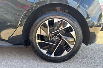 VOLKSWAGEN ID.3 Pro 58kWh Hatchback 5dr Electric Auto (204 ps)