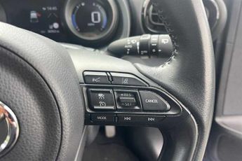 Toyota Yaris 1.5 VVT-h (116 PS) Design 5 Door Petrol Hybrid Hatchback Automat