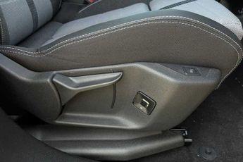 VAUXHALL GRANDLAND 1.2 GS SUV 5dr Petrol Hybrid e-DCT Euro 6 (s/s) (145 ps)