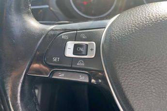 VOLKSWAGEN TIGUAN 2.0 TDI BlueMotion Tech SE Navigation SUV 5dr Diesel DSG 4Motion