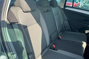 VOLKSWAGEN TIGUAN 2.0 TDI BlueMotion Tech SE Navigation SUV 5dr Diesel DSG 4Motion