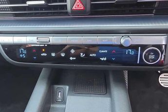 Hyundai IONIQ 6 77.4kWh Premium Saloon 4dr Electric Auto (228 ps)