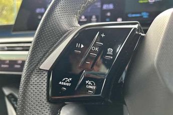PEUGEOT E-3008 73kWh GT SUV 5dr Electric Auto (210 ps)