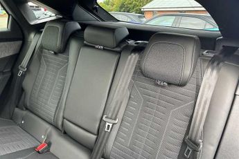PEUGEOT E-3008 73kWh GT SUV 5dr Electric Auto (210 ps)