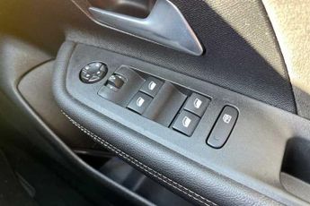 Vauxhall Mokka Electric 50kWh Ultimate SUV 5dr Electric Auto (136 ps)