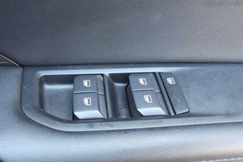 MG MG4 51kWh SE Hatchback 5dr Electric Auto (170 ps)