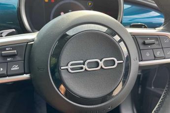 FIAT 600 1.2 MHEV Icon SUV 5dr Petrol Hybrid e-DCT Euro 6 (s/s) (100 ps)