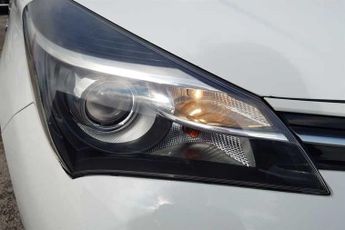 TOYOTA YARIS 1.5 VVT-h Icon Hatchback 5dr Petrol Hybrid E-CVT Euro 6 (101 ps)