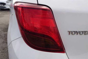 TOYOTA YARIS 1.5 VVT-h Icon Hatchback 5dr Petrol Hybrid E-CVT Euro 6 (101 ps)