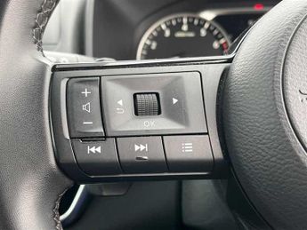 Nissan Qashqai 1.3 DIG-T MHEV Acenta Premium SUV 5dr Petrol Hybrid XTRON Euro 6