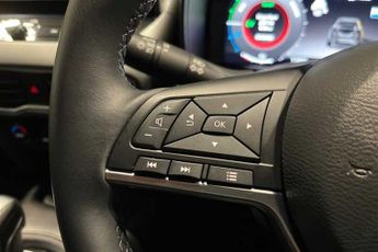 NISSAN JUKE 1.6 N-Connecta SUV 5dr Petrol Hybrid Auto Euro 6 (143 ps)