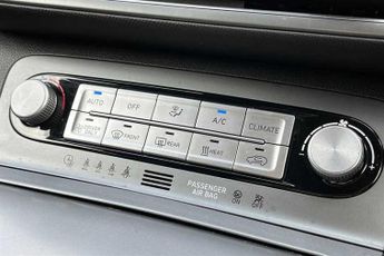HYUNDAI KONA 39kWh Premium SUV 5dr Electric Auto (10.5kW Charger) (136 ps)