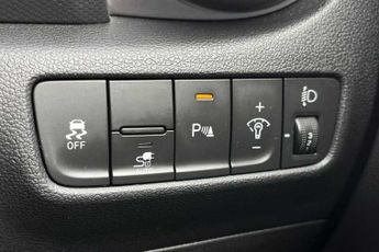 HYUNDAI KONA 39kWh Premium SUV 5dr Electric Auto (10.5kW Charger) (136 ps)