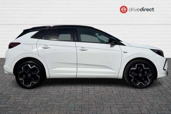VAUXHALL GRANDLAND 1.6 14.2kWh Ultimate SUV 5dr Petrol Plug-in Hybrid Auto Euro 6 (