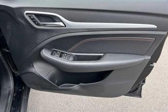 MG MG ZS 72.6kWh Trophy Connect Long Range SUV 5dr Electric Auto (156 ps)