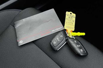 MG MG4 EV 51kWh SE Hatchback 5dr Electric Auto (170 ps)