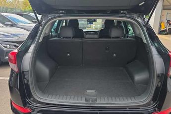 Hyundai TUCSON 1.7 CRDi Blue Drive Premium SUV 5dr Diesel DCT Euro 6 (s/s) (141