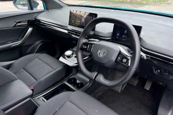 MG MG4 64 kWh (203 PS) SE Long Range 5 Door Electric Hatchback *** 1 Ow