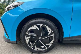 MG MG4 64 kWh (203 PS) SE Long Range 5 Door Electric Hatchback *** 1 Ow