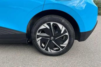 MG MG4 64 kWh (203 PS) SE Long Range 5 Door Electric Hatchback *** 1 Ow