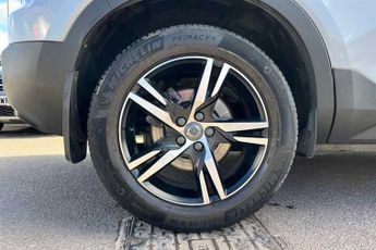 VOLVO XC40 2.0 B4 MHEV R-Design SUV 5dr Petrol Hybrid Auto Euro 6 (s/s) (19