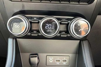 RENAULT CAPTUR 1.6 E-TECH techno SUV 5dr Petrol Hybrid Auto Euro 6 (s/s) (145 p