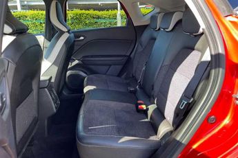 RENAULT CAPTUR 1.6 E-TECH techno SUV 5dr Petrol Hybrid Auto Euro 6 (s/s) (145 p
